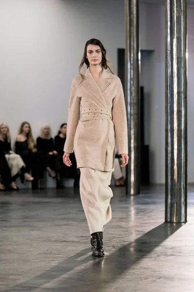 Look 2